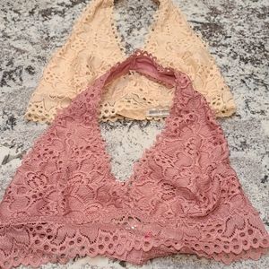 Zenana outfitters 2 halter Bralettes med/lg